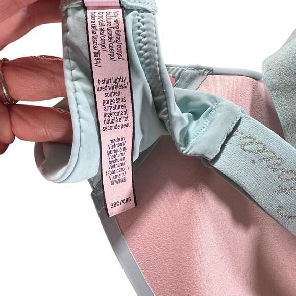 Victoria’s Secret Wireless T-Shirt Bras 38C Lot of 2 Black & Light Green NEW - Picture 3 of 9